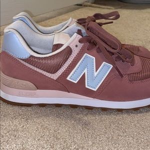 Women’s new balance shoes